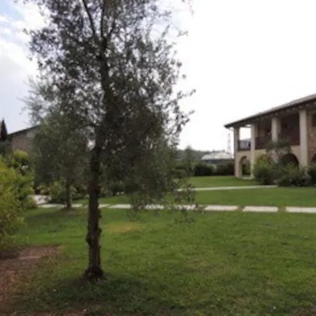 Golf House & *